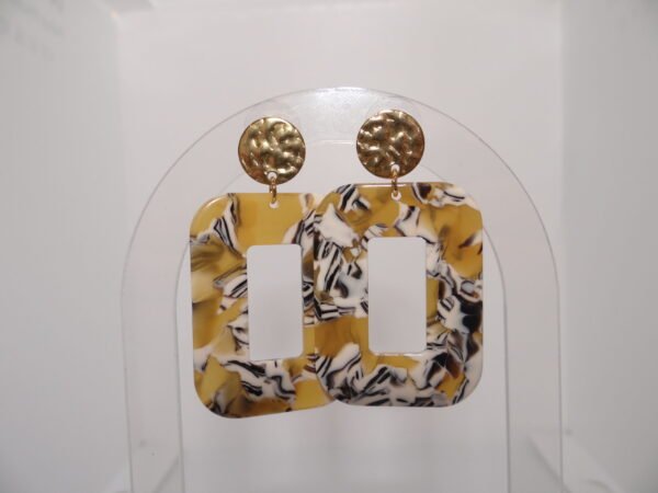 Boucles d'oreilles rectangulaire jaune avec effet zèbre