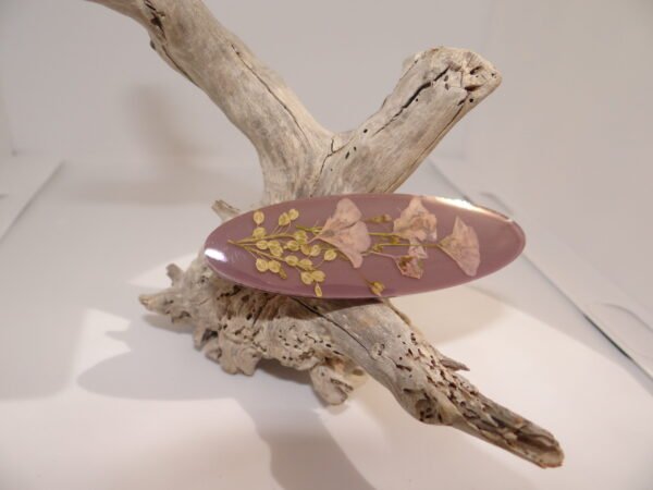 Barrette rose foncé avec fleurs dorée