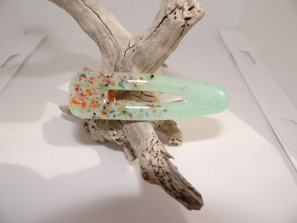 Barrette bleu avec détails coloré