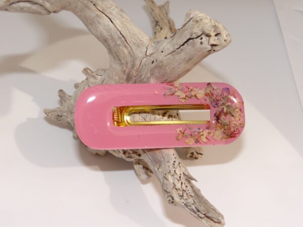 Barrette rose avec fleurs séchées