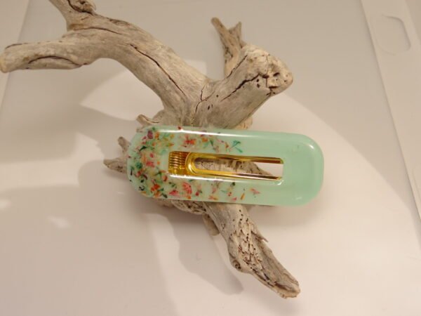 Barrette vert d'eau avec fleurs rose