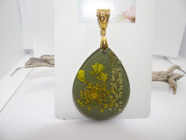 Pendentif ovale vert et jaune