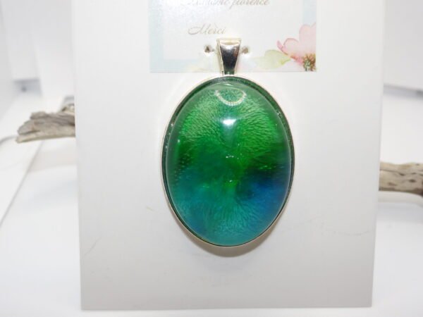 Pendentif ovale vert/bleu