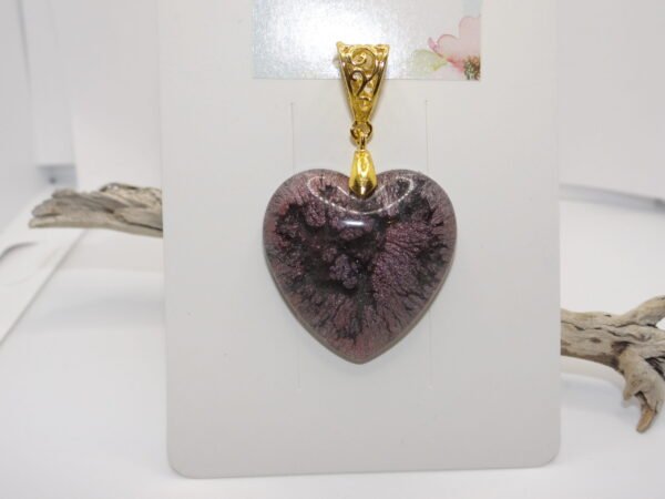 Pendentif coeur violet noir